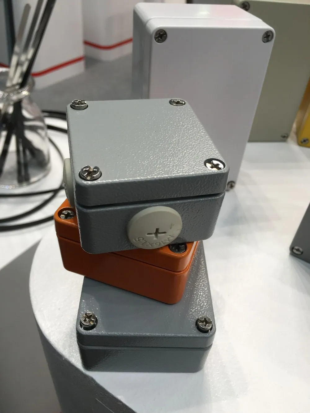 qualified aluminum outdoor enclosure with door