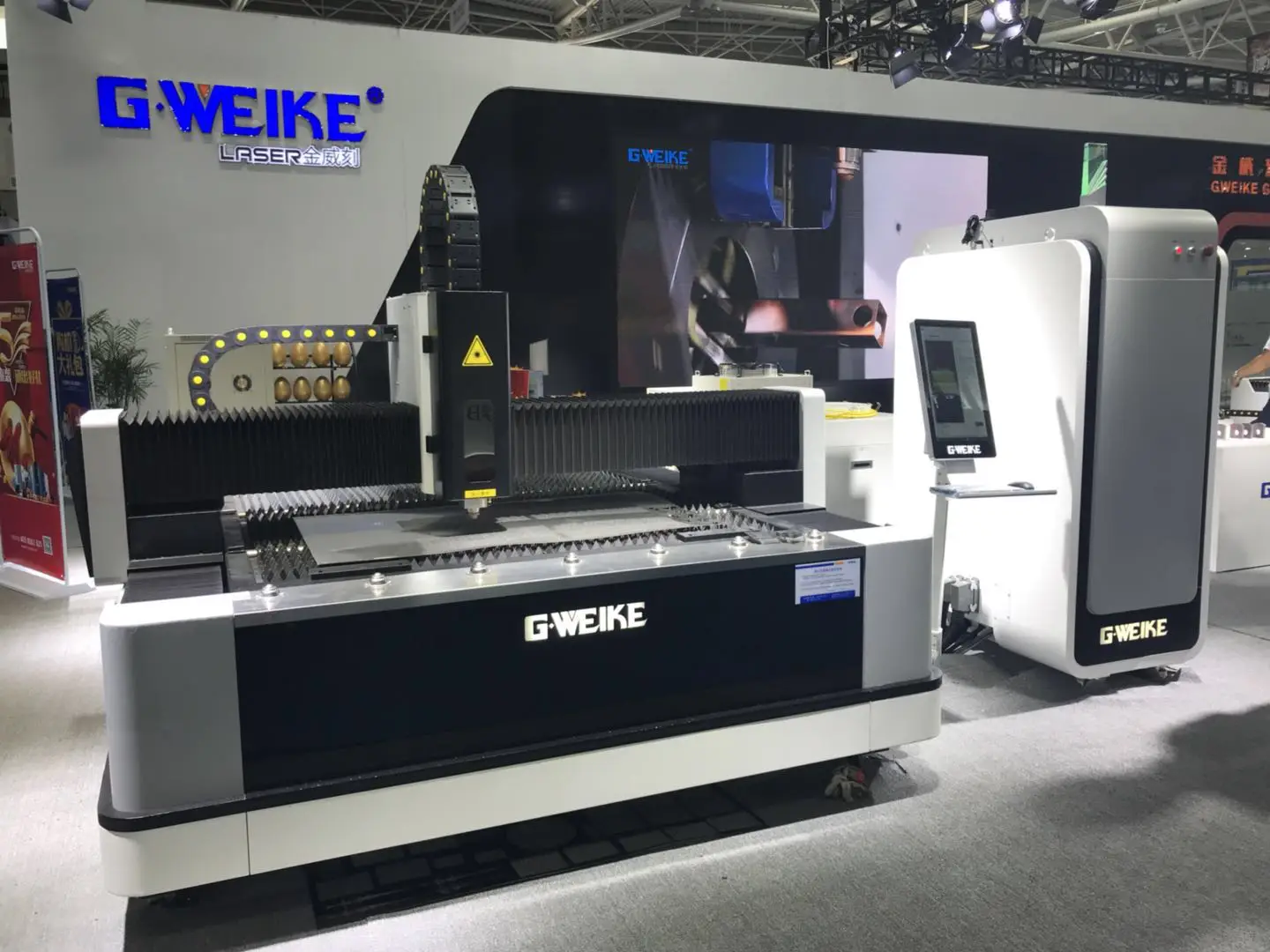 G-weike 3000w fiber 10mm stainless steel laser cutting machine