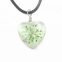 

Luyun heart crystal epoxy resin dried pressed flower necklace