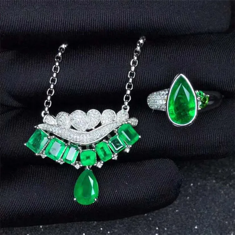 

European vintage customized gemstone jewelry 18K gold natural vivid green emerald necklace ring jewelry set