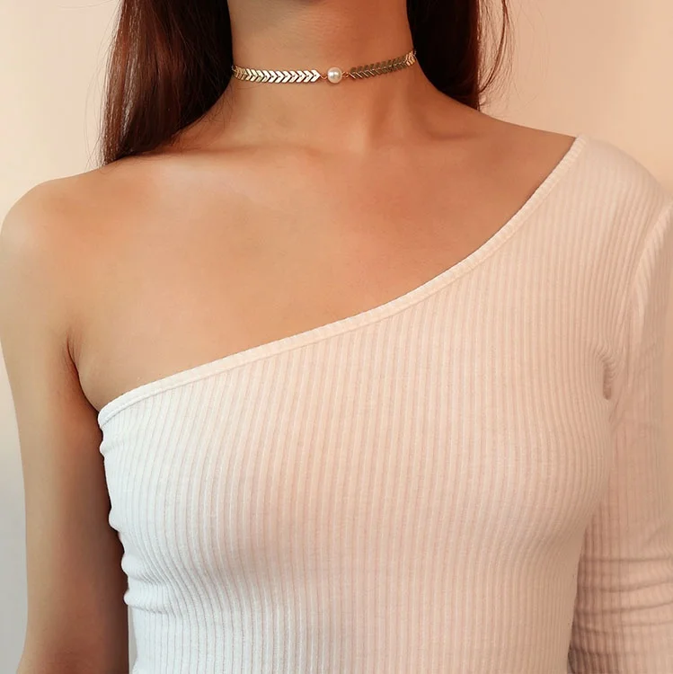 

Personalized simple pearl choker necklace metal sequins fishbone diamond choker, Picture shows