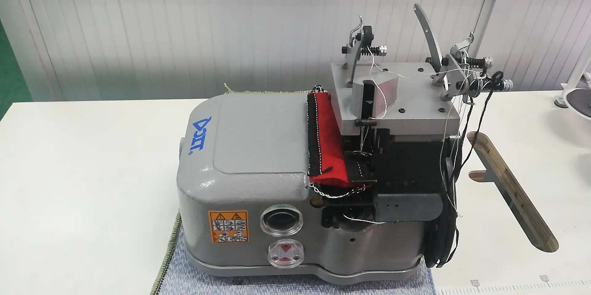 Dt2500 Doit Carpet Overlock Industrial Edging Sewing Machine Buy