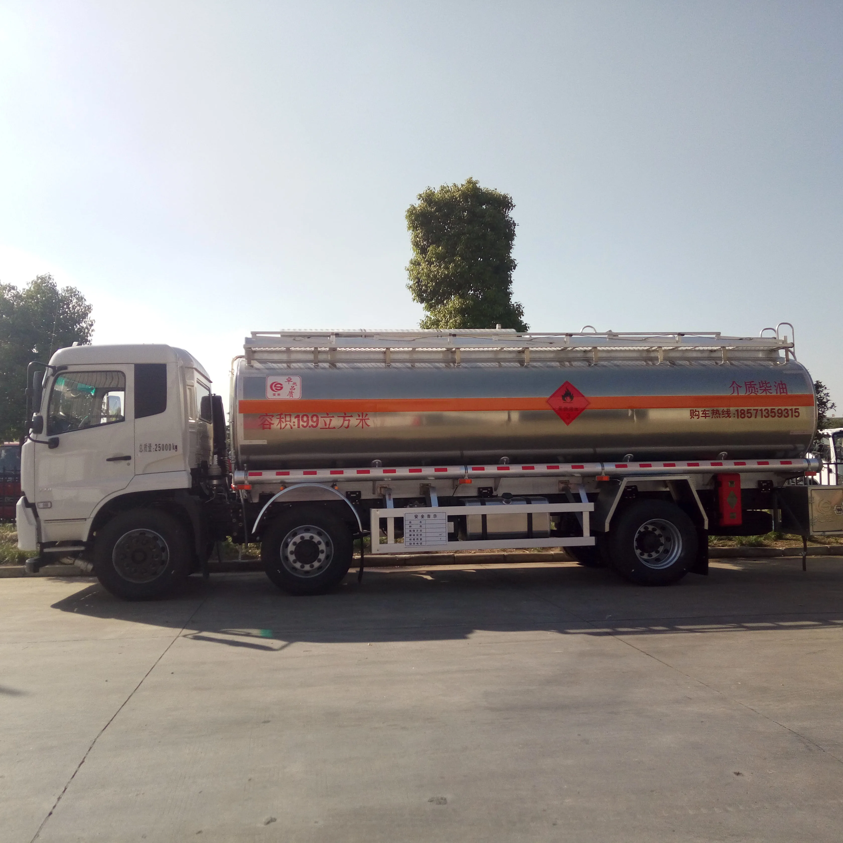 
China capacity 5000 liters fuel tanker truck used fuel tanker truck used oil tanker truck 