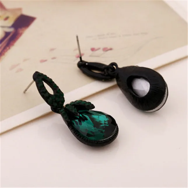 

DAIHE 2019 Vintage Exotic Bohemian Dark Green Earrings Female Drop Shaped women Earrings, Picture