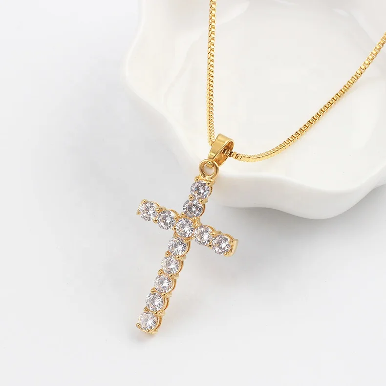 Oumi Stainless Steel Cubic Zirconia Gold Simple Design Cross Crystal
