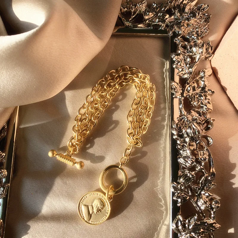Daihe 2019  ready to ship custom  Baroque  Classic retro high-grade matte gold round Bracelet  coin head portrait temperament
