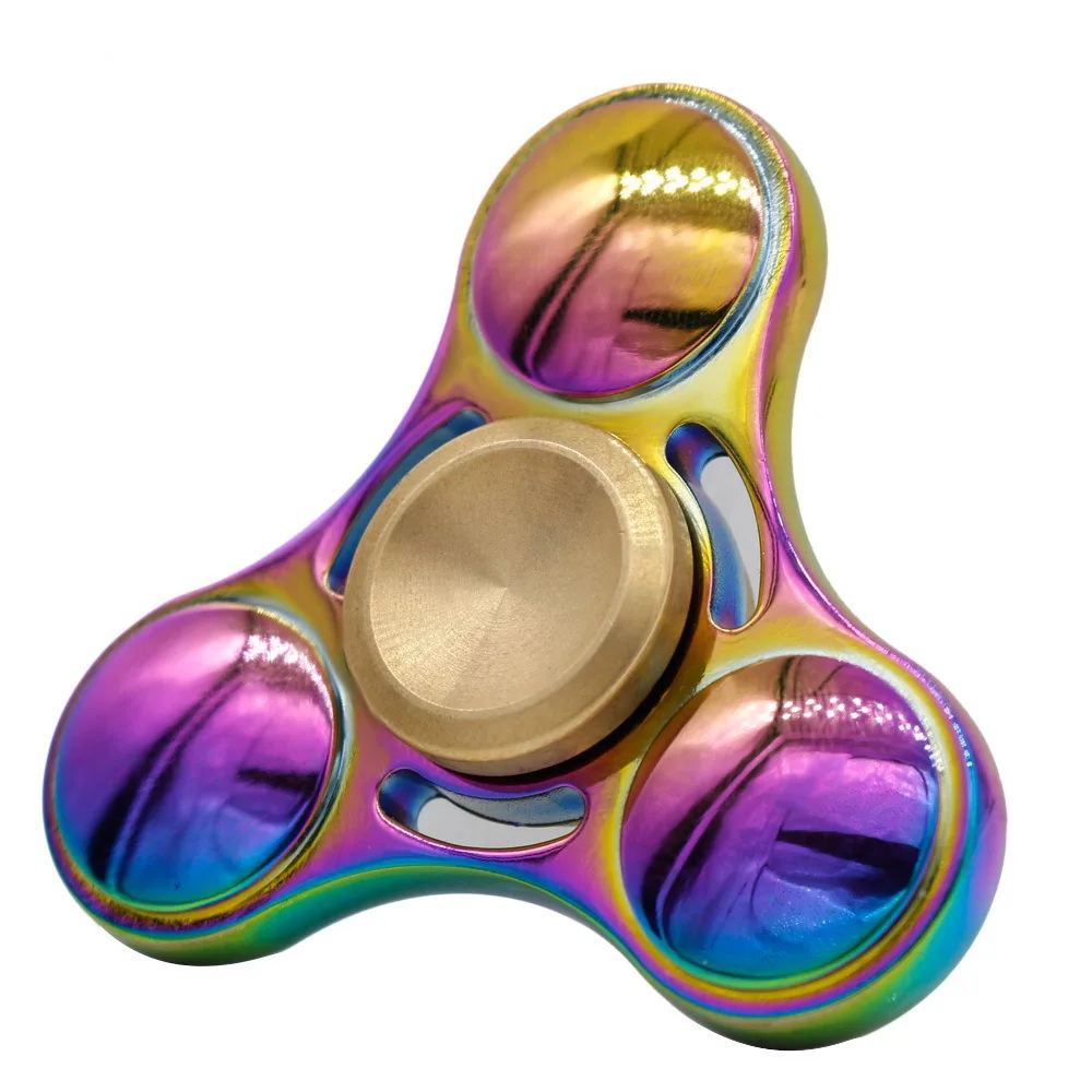 Color&eacute; Tri-Spinner 3d En M&eacute;tal Arc-En-Ciel Jeu Tapis En Fiber De Carbone Perle D'art Plug Pro Carillons de Vent En M&eacute;tal de Main Fidget spinner