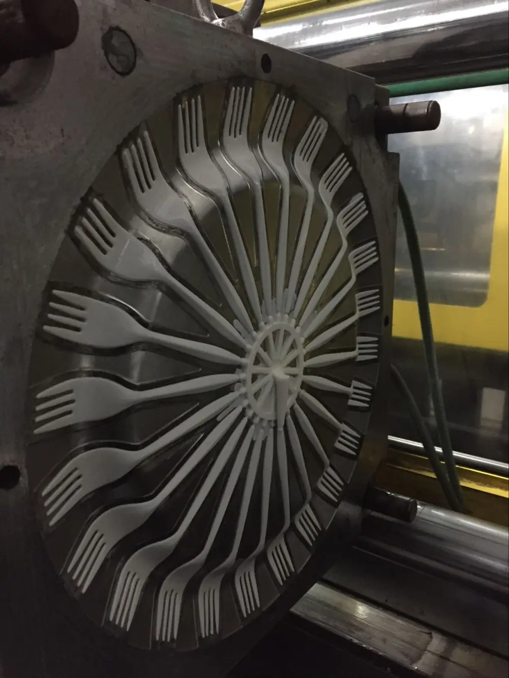 Plastic Disposable Spoon Knife Fork Making Machine Injection Molding