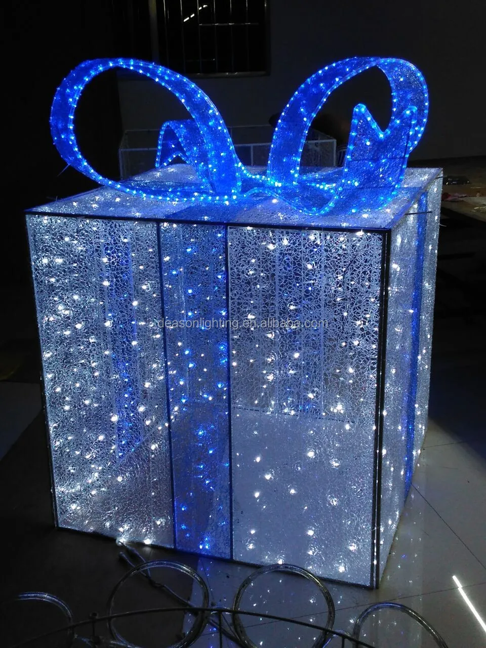 High Quality 3d Gift Box Motif Light Outdoor Decoration Light Buy