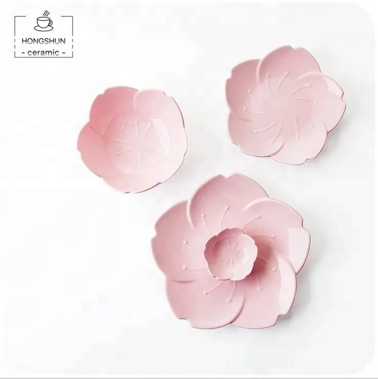 

Wholesale Cherry Blossom Shape Ceramic Sakura Dinner Set Dish Pink Kitchen Tableware Dish Flower Shape Cili Sushi Sauce Dish