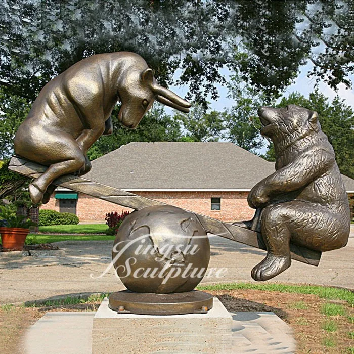 Popular Design Outdoor Decoration Life Size Bronze Bull And Bear Statue