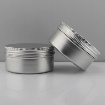 cake tins with lids