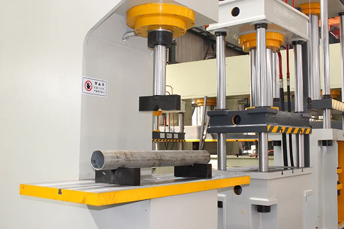 中国c 框架液压钢压力机矫直机价格