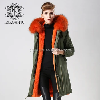 colored fur collar