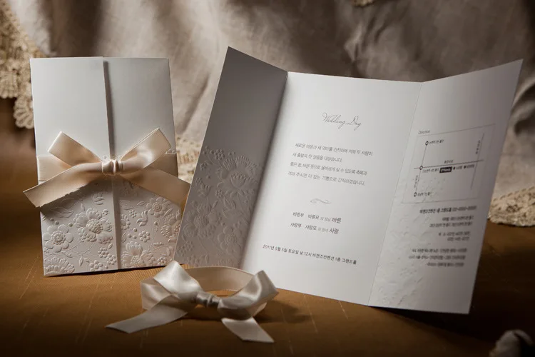 2017 Custom european high-grade white wedding invitation cards with satin