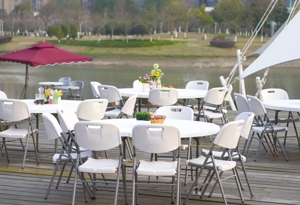 4 x Folding Chairs in White Blow Mold Plastic Garden Bistro Banquet BBQ Party
