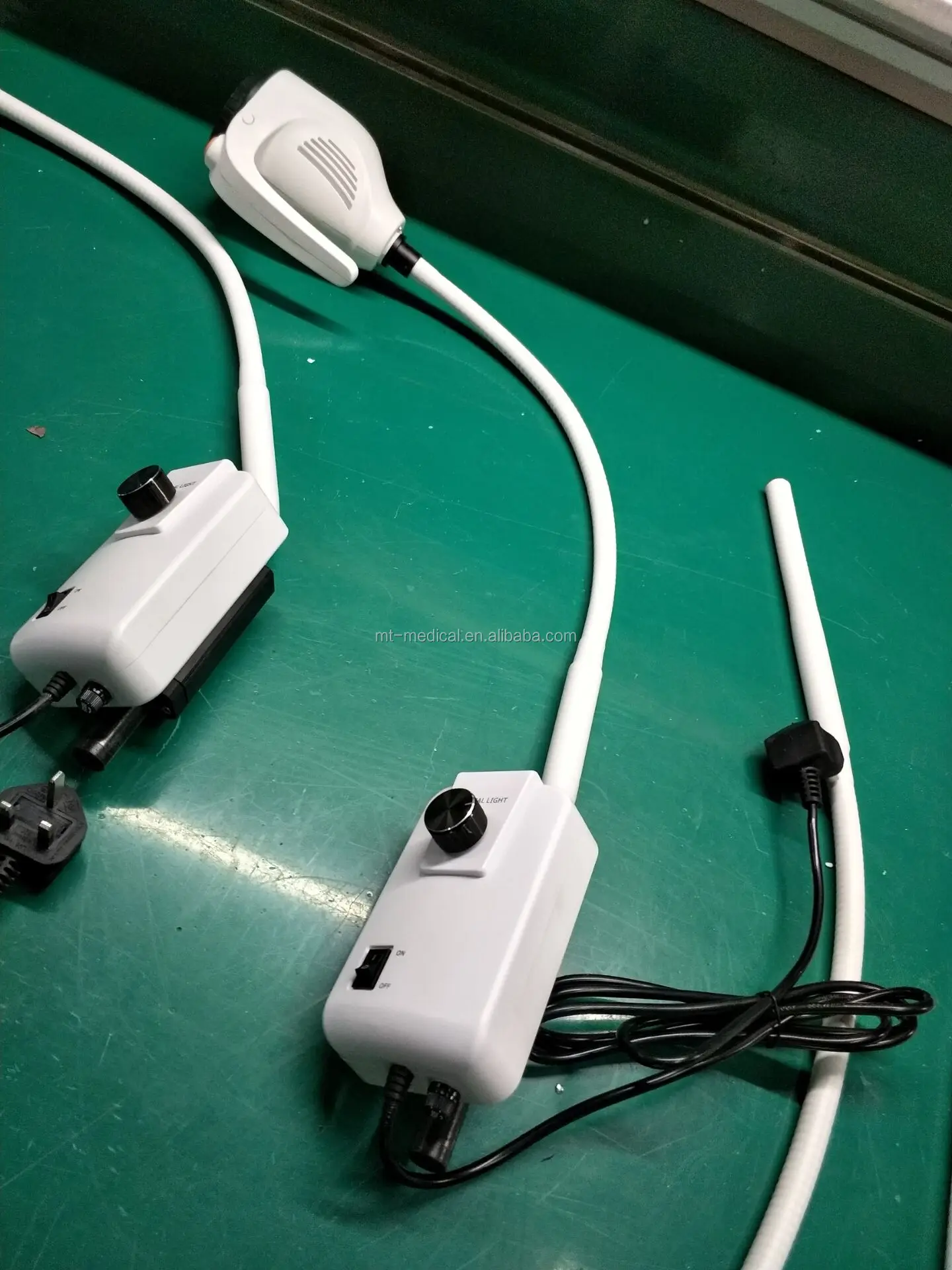 Mobile led exam light with height adjustable from China Manufacturer