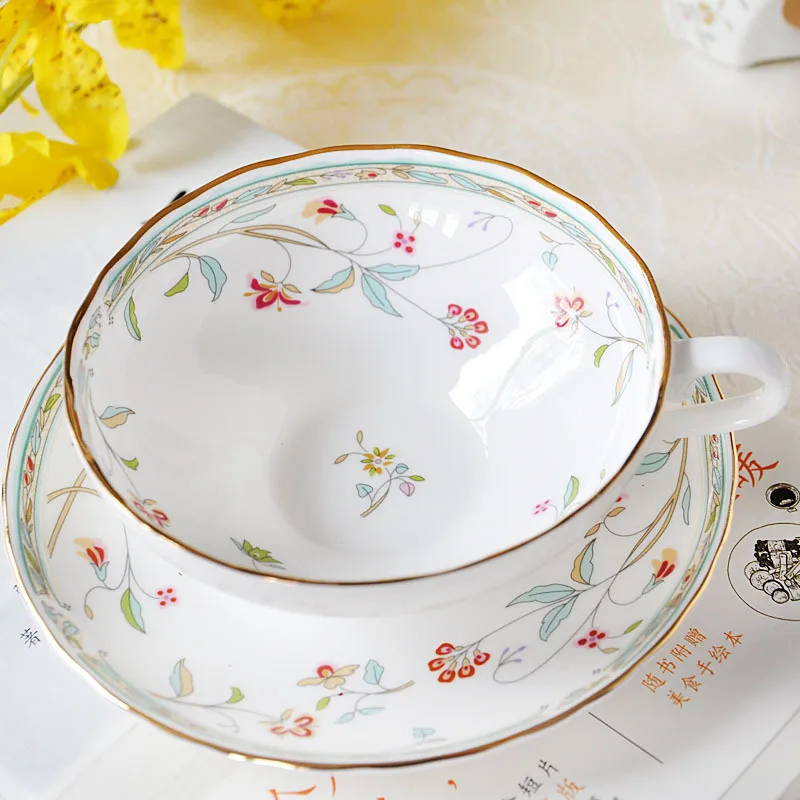 

180 ml of design and color ceramic coffee cup and plate used in hotel home Christmas gifts