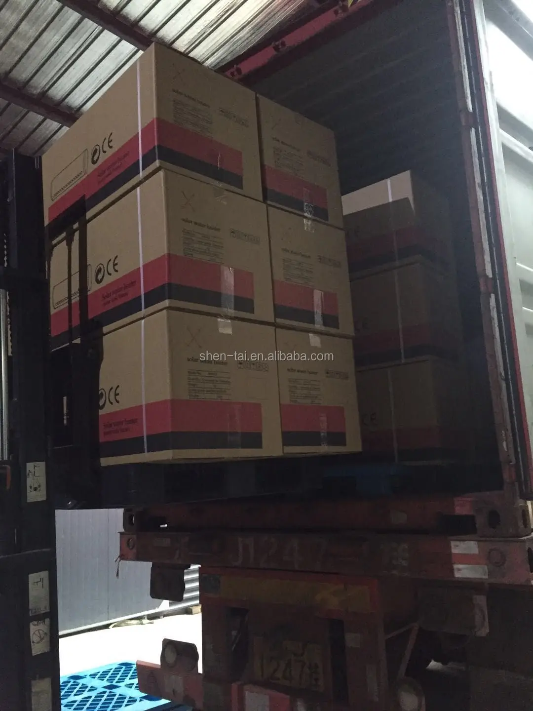 loading contanier4.jpg