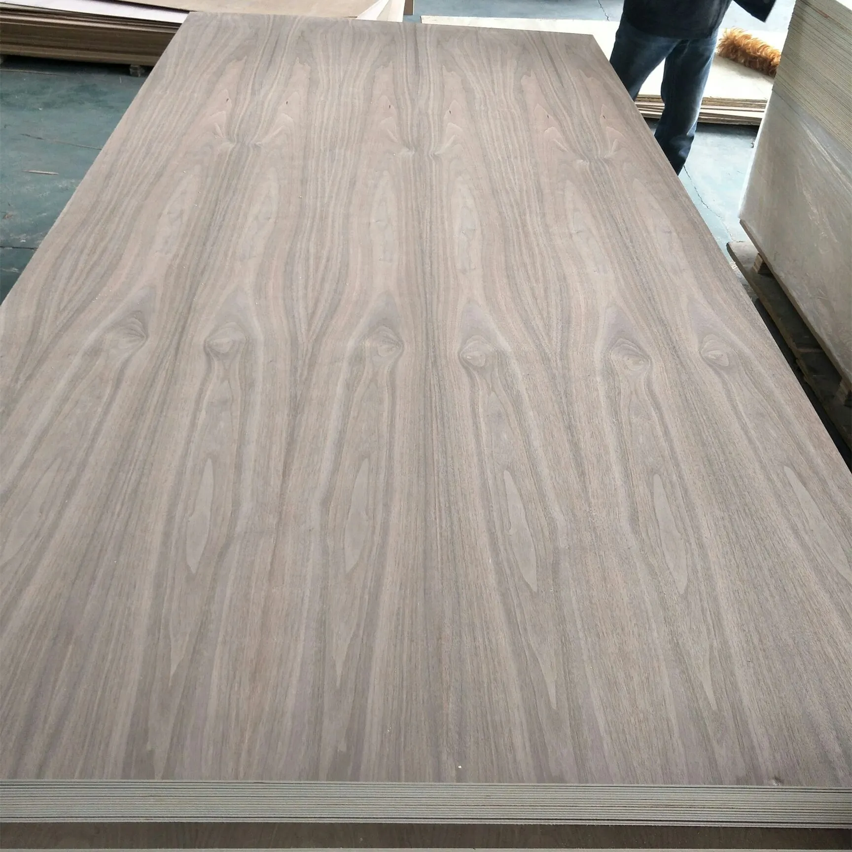Natural Red Walnut Wood Face Veneer Timber Walnut Plywood Buy Walnut