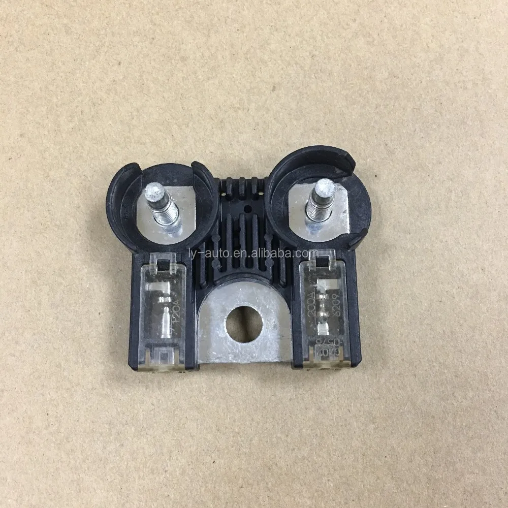 AE5Z-14526-BA バッテリーヒューズターミナルとプラス&マイナス