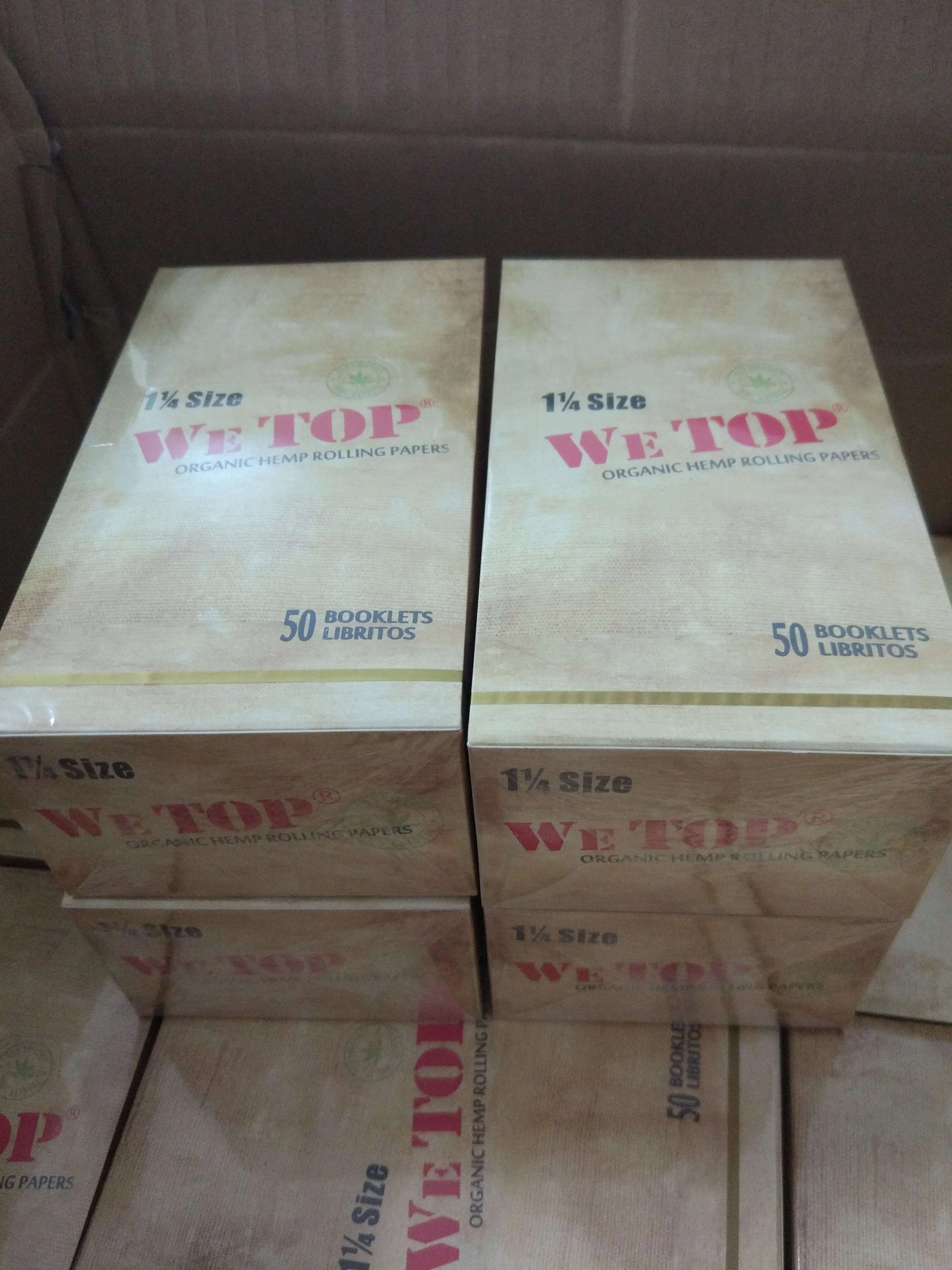 
WE TOP hemp rolling paper 1 1/4 size 50 leaves per booklet , OEM available 