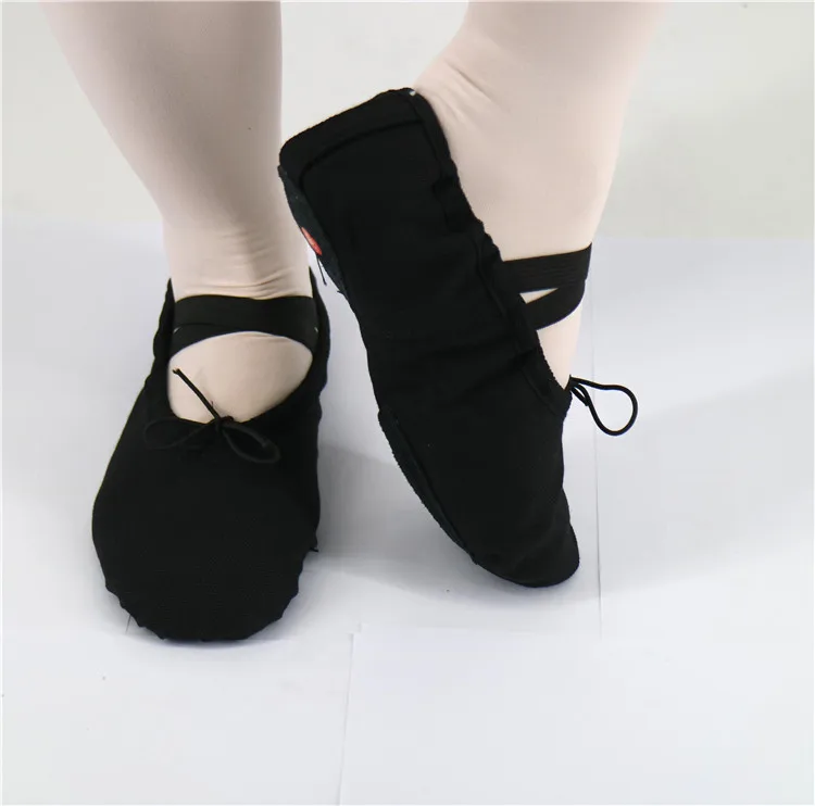 Featured image of post Zapatos De Ballet Para Hombre Se hacen de cuero lona o sat n suave y tienen suelas finas y flexibles