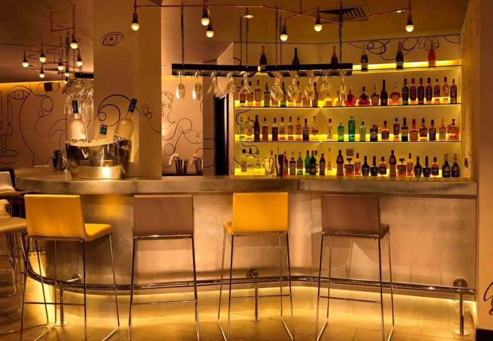 Car Air Freshener Machine To Move The Peculiar Smell / Wall Mounted Air