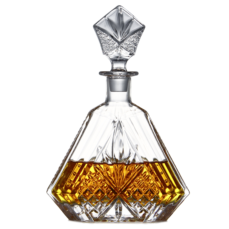 

Hot sell customized luxury diamond shaped crystal whiskey bottle, Clear