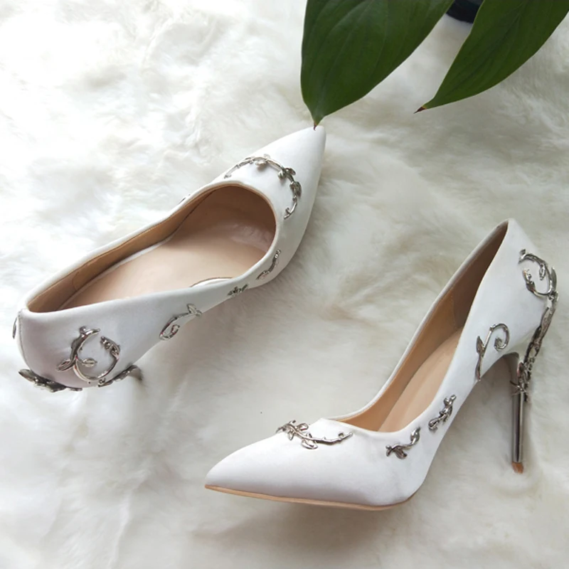 

Teahoo Luxury Brand Women Pumps Pointed Toe Flower Heel Wedding Shoes Women Elegant Silk Brand Design High Heels Ladies Pumps