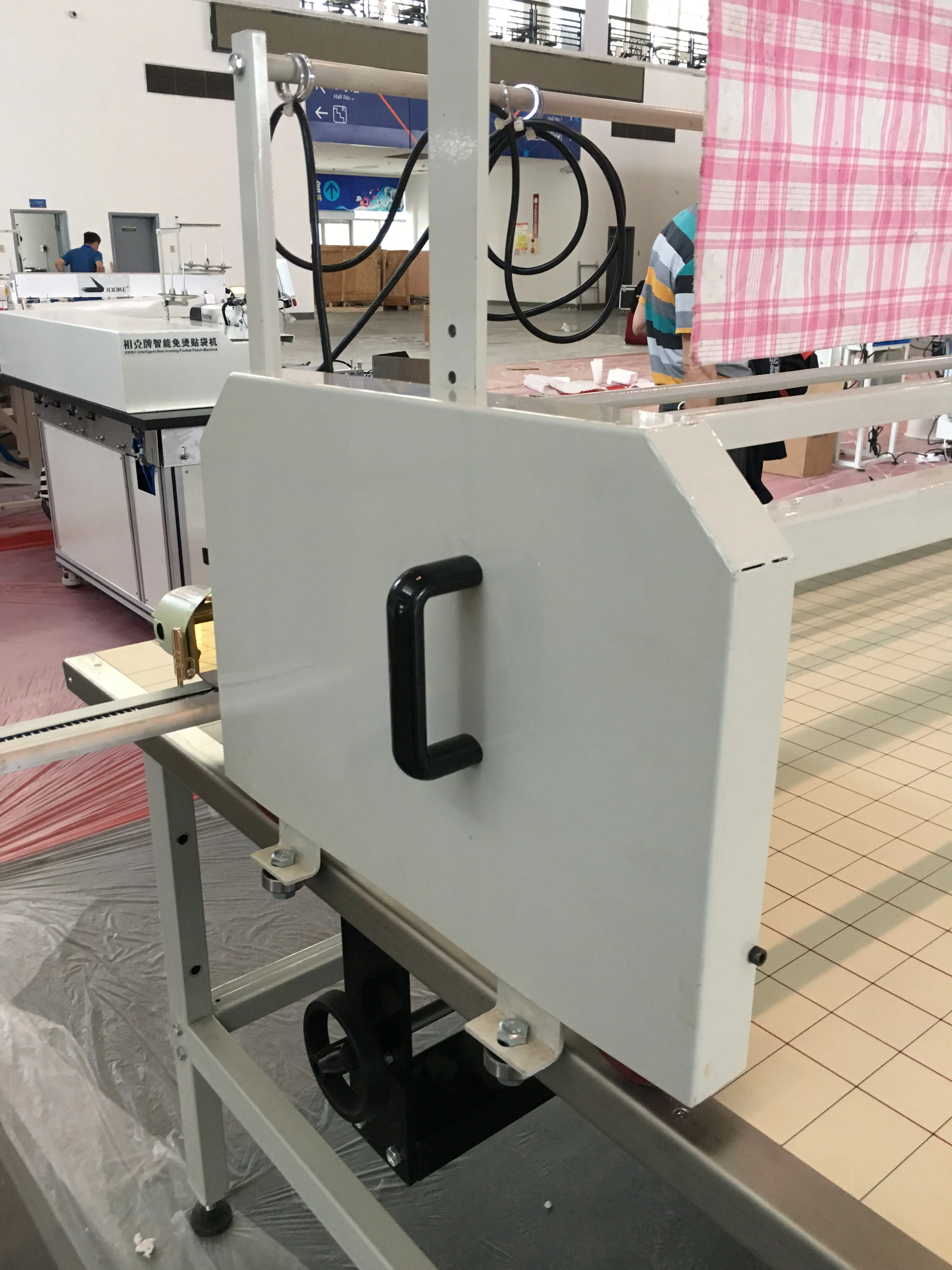 
Garment Factory Semi-automatic Manual Fabric Spreading Machine 