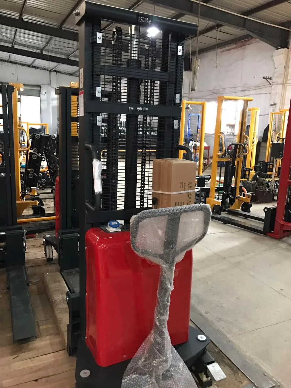 good quality with ce certification semi electric pallet stacker