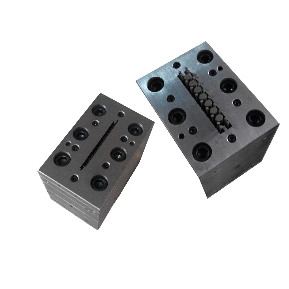 木塑地板模具/木塑复合地板挤出模具/塑料地板空心地板挤出模具