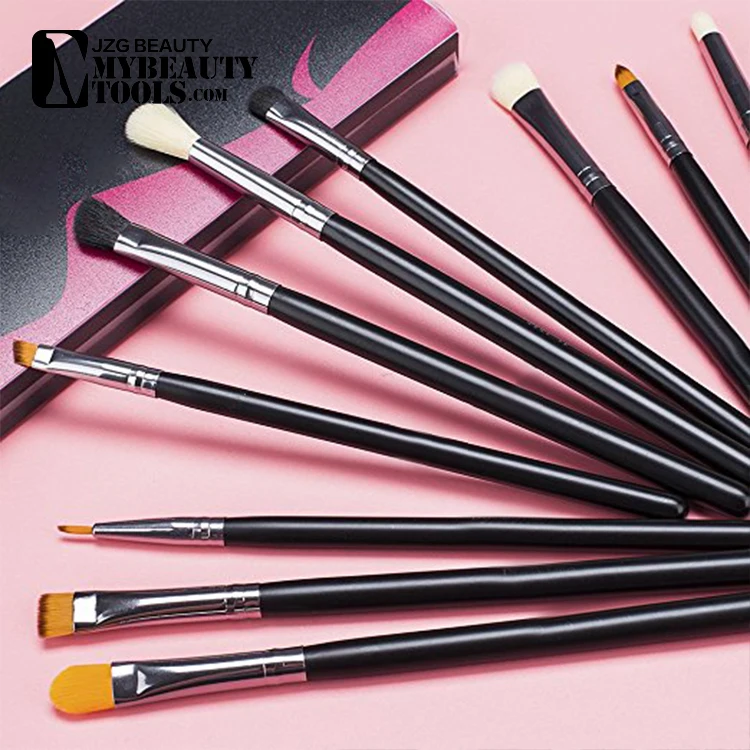 makeup brush.jpg