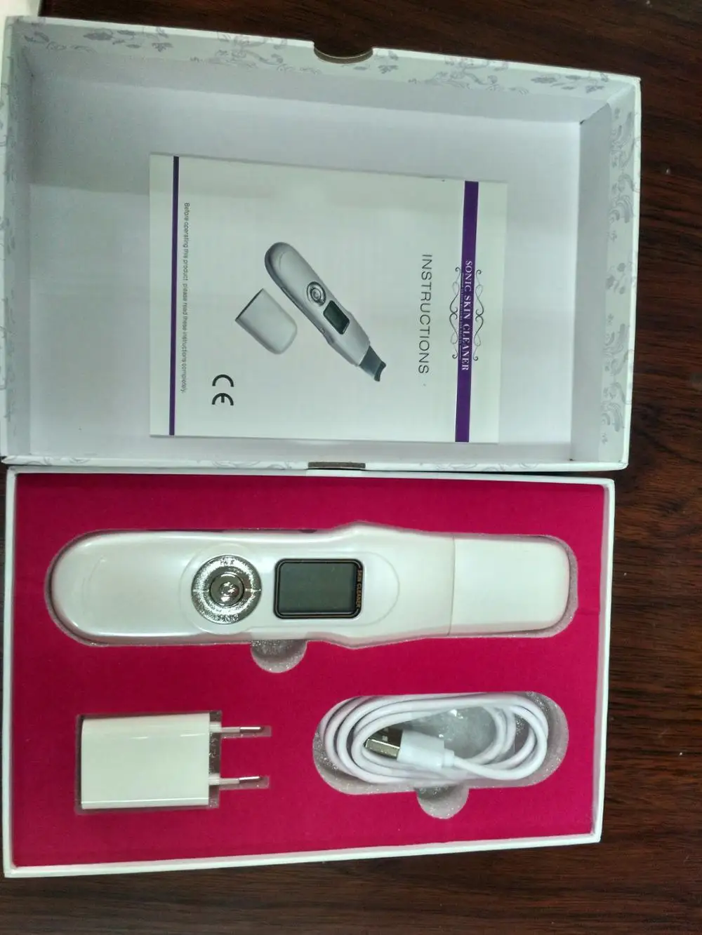 CE RoHS Approved Anti-aging Ultrasonic Skin Peeling Rechargeable Face Scrubber