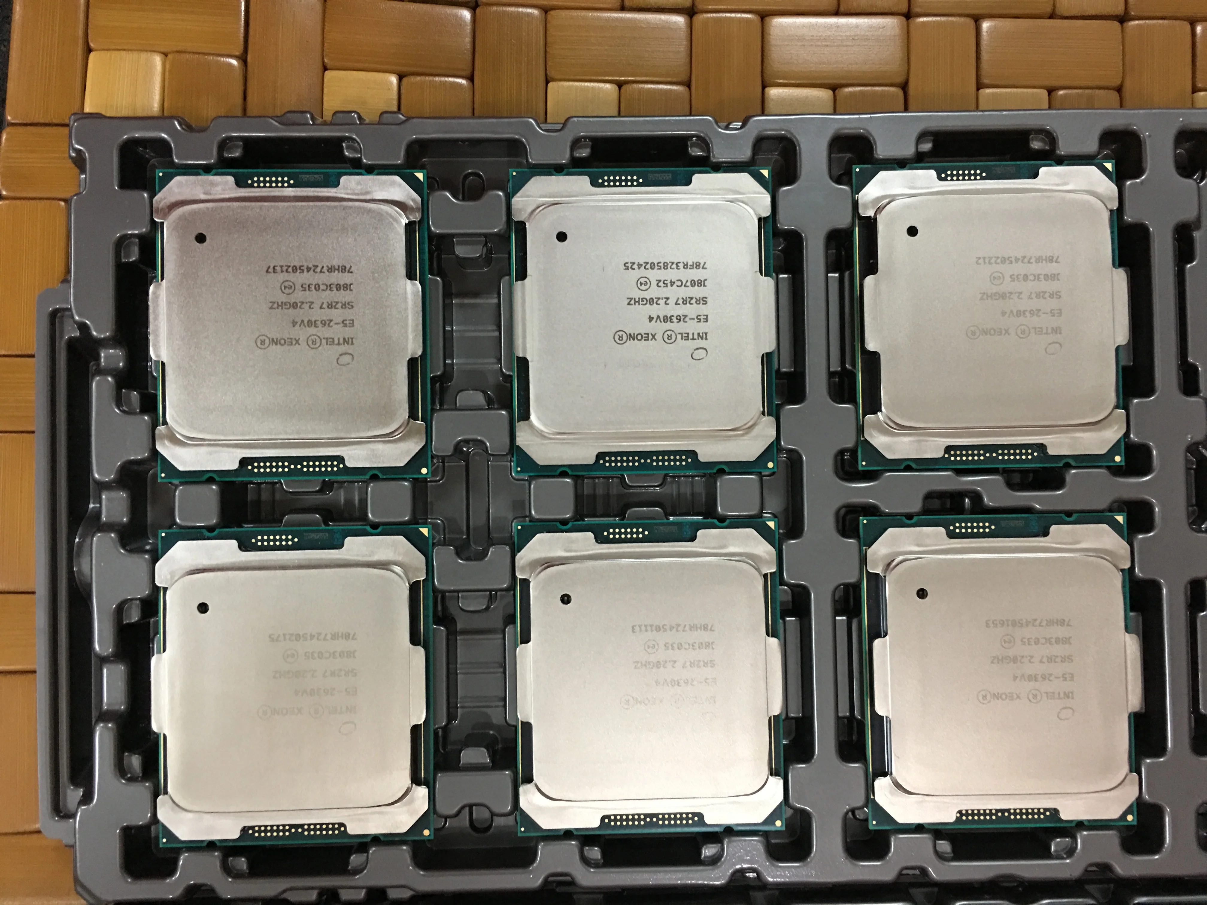 Intel xeon e5 2640v2