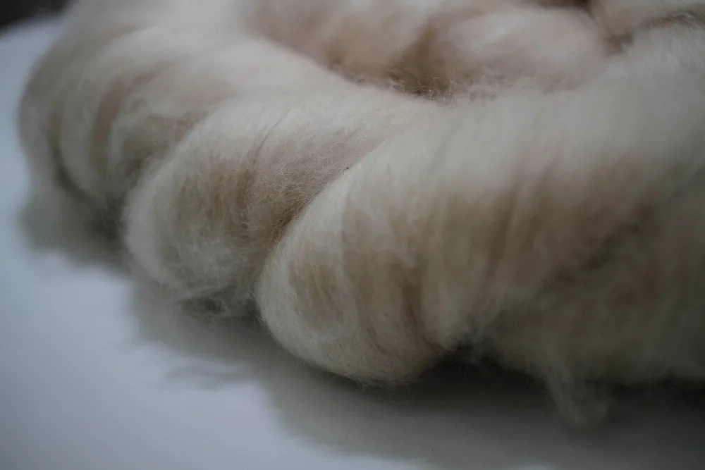 
Raw Washed Carded Sheep Wool Tops Wool Fiber for Spinning 