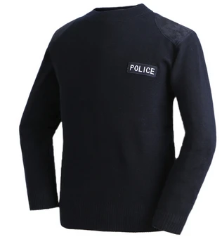 警察黑色圆领羊毛毛衣与胸前口袋