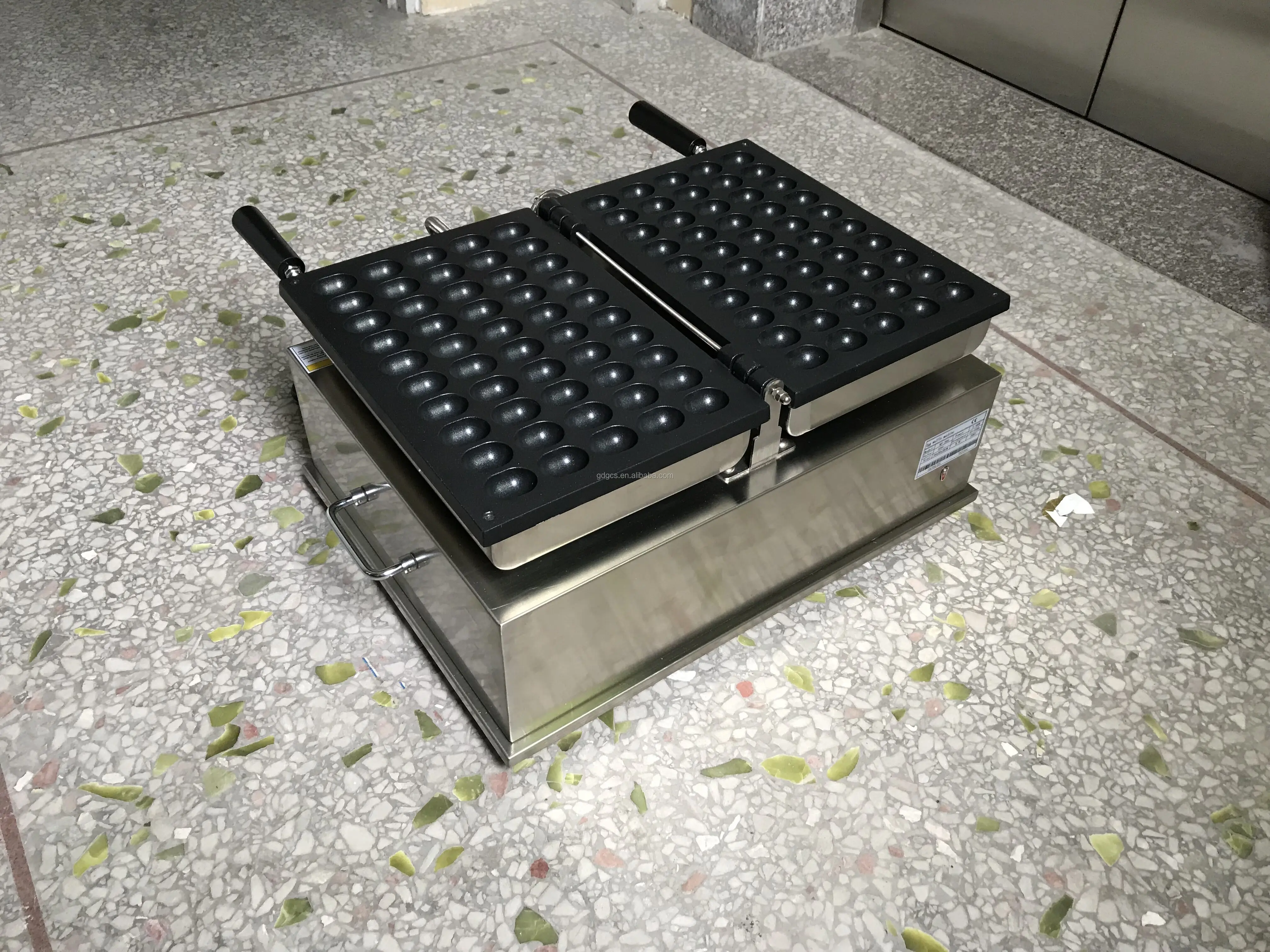 Free Shipping 50 Holes/plate Japanese Egg Round Cake Machine Egg Waffle