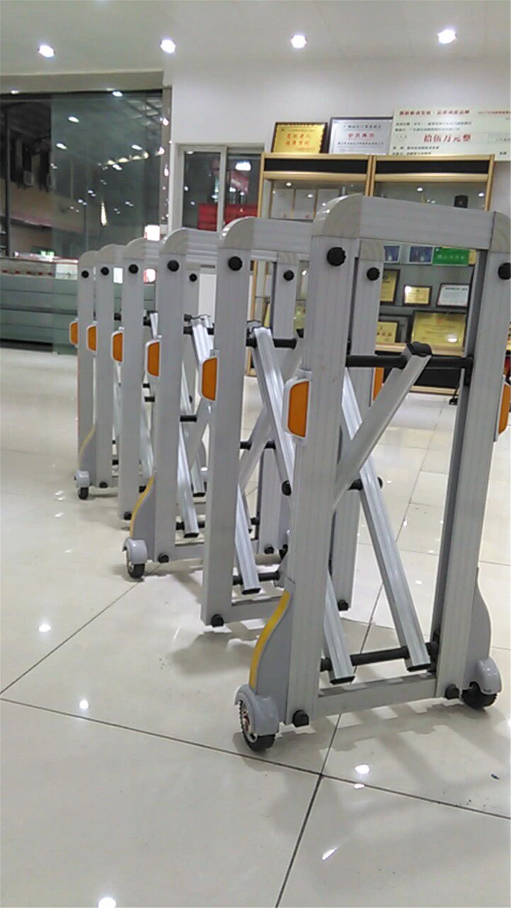 Aluminum Road Accordion Barrier Safety Gate Qgz1701 Buy Accordion