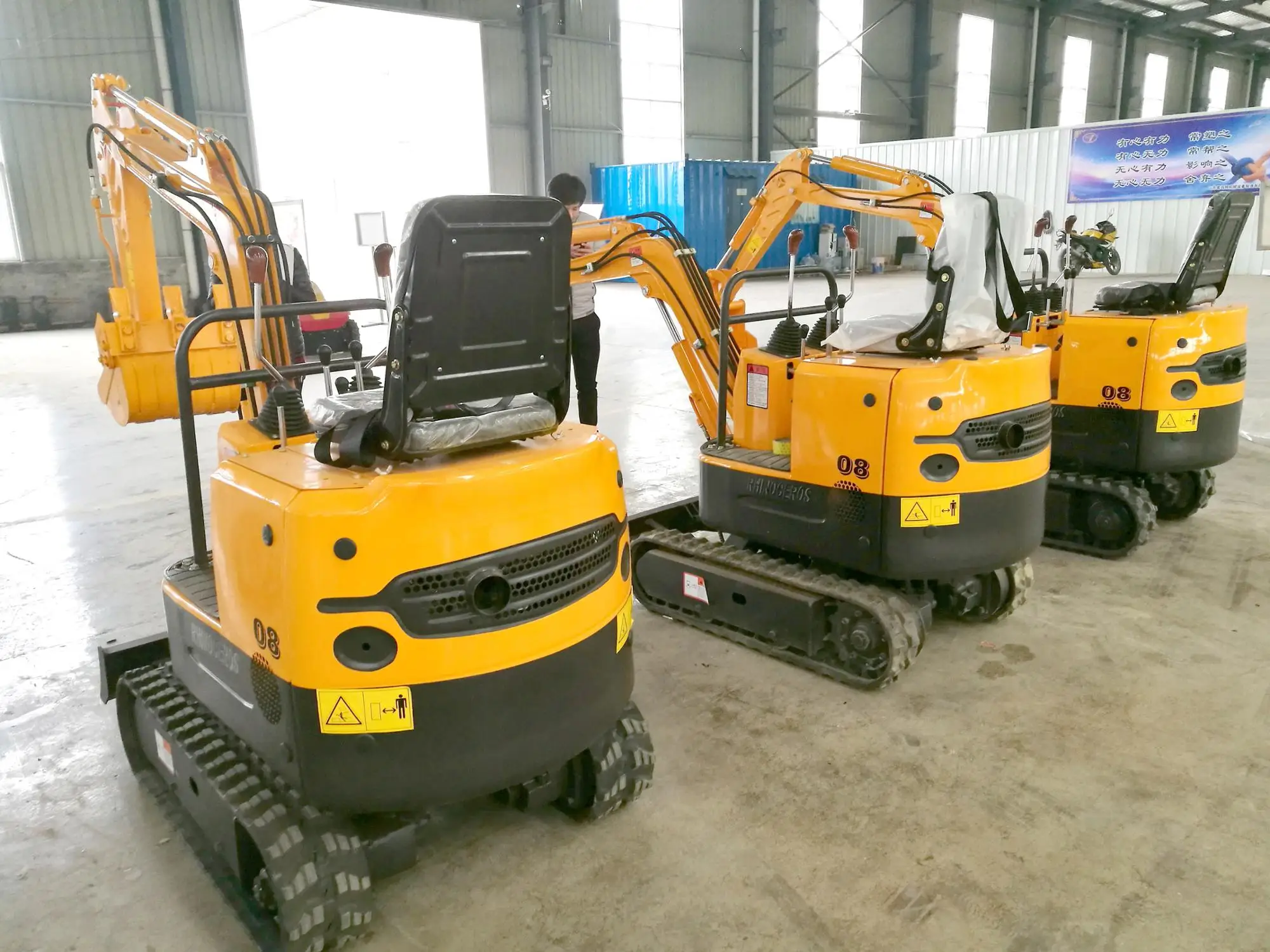 Agricultural mini ground digging machine