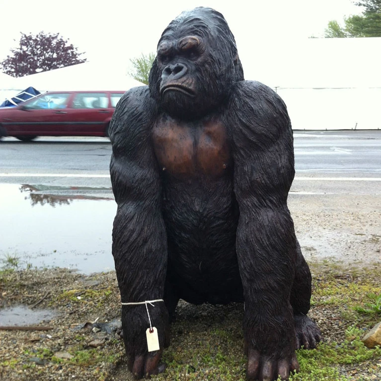 Resin Life Size Fiberglass Gorilla Sculpture For Outdoor Decoration