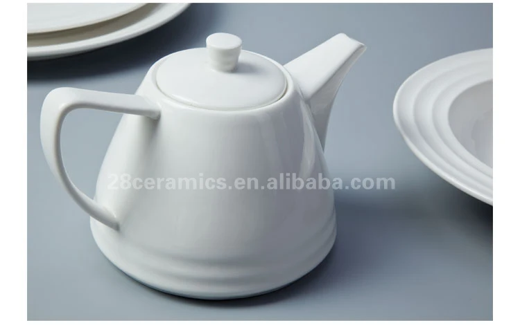 New porcelain dinnerware set for hotel and restaurant