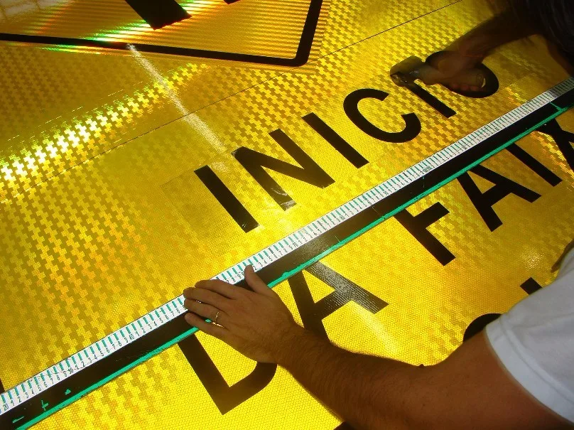 Cintas reflectoras para el marcaje de vehiculos.jpg