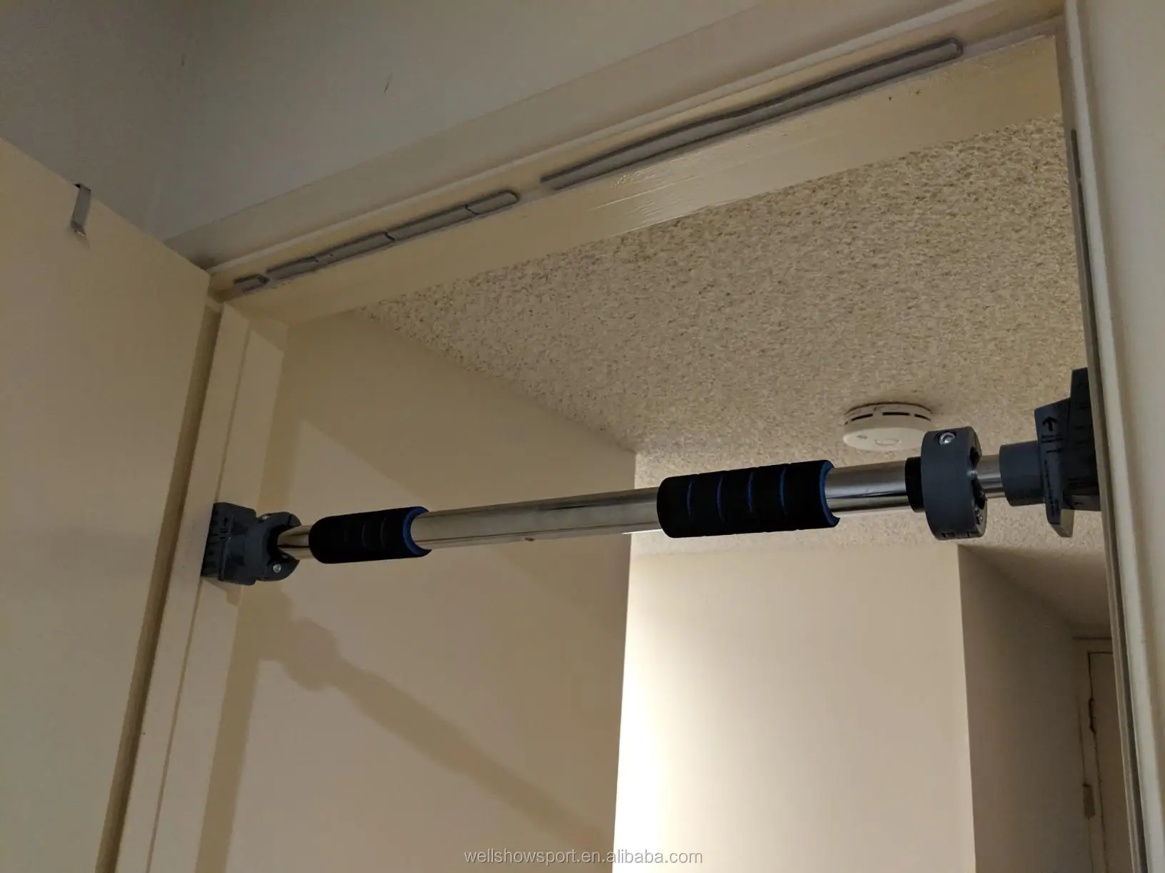 Doorway Pull up Bar  (3).jpg