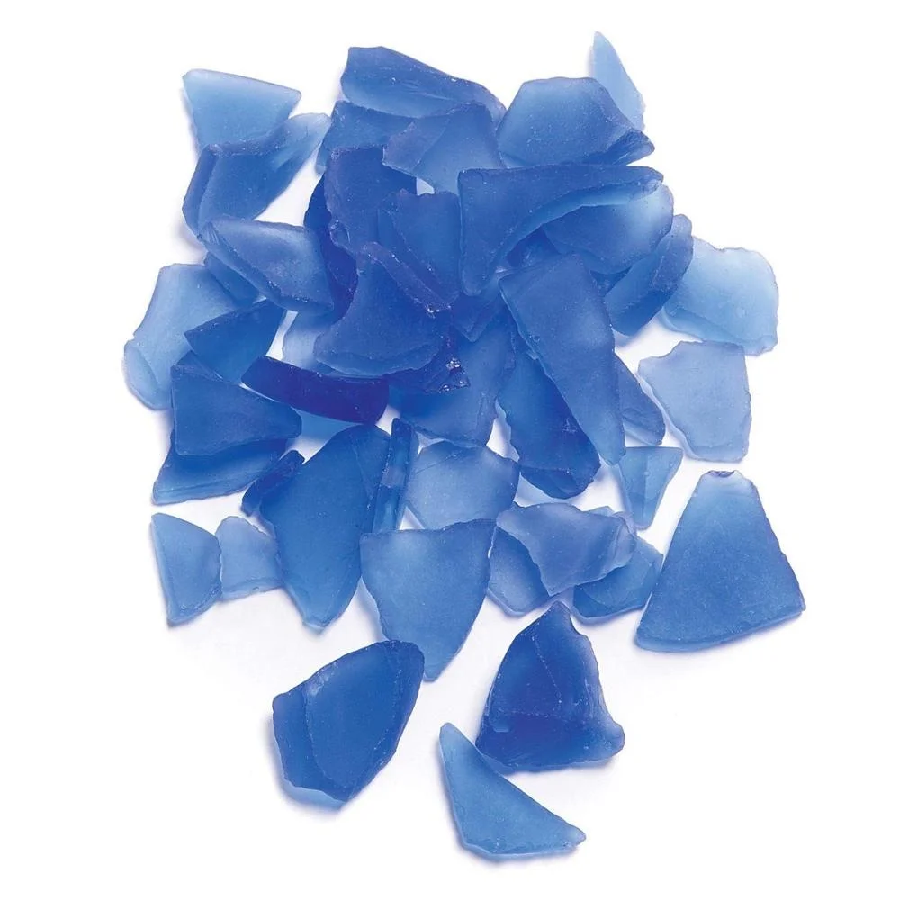 美丽的颜色: 深蓝色海玻璃 独特, 半透明海洋或固体玻璃