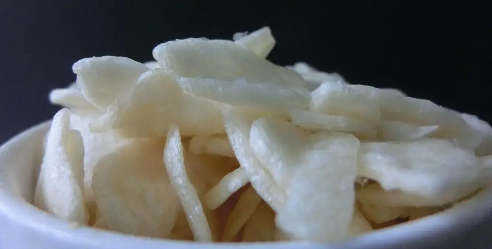 油炸大蒜片和颗粒