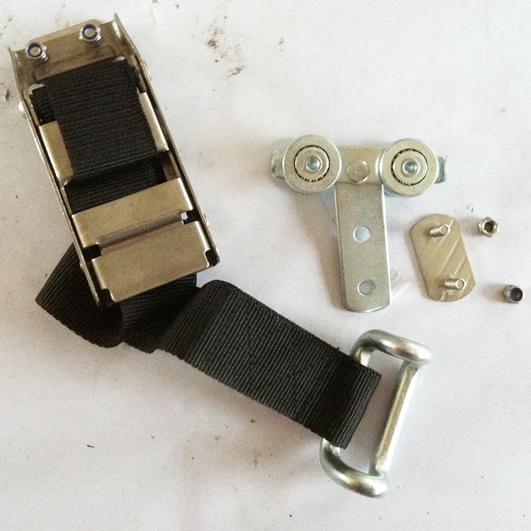 truck trailer Curtain side bulk belt over centre buckle with webbing and Rave hook.jpg