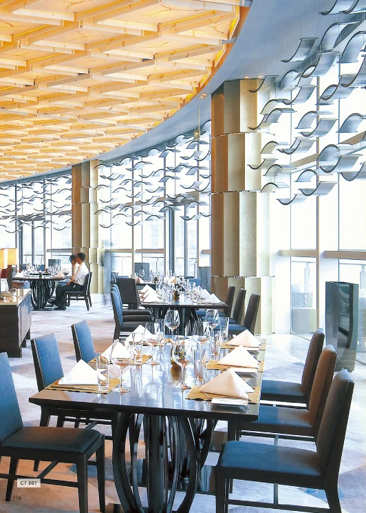 Luxury designs 5 Star hotel furniture dining table restaurant set