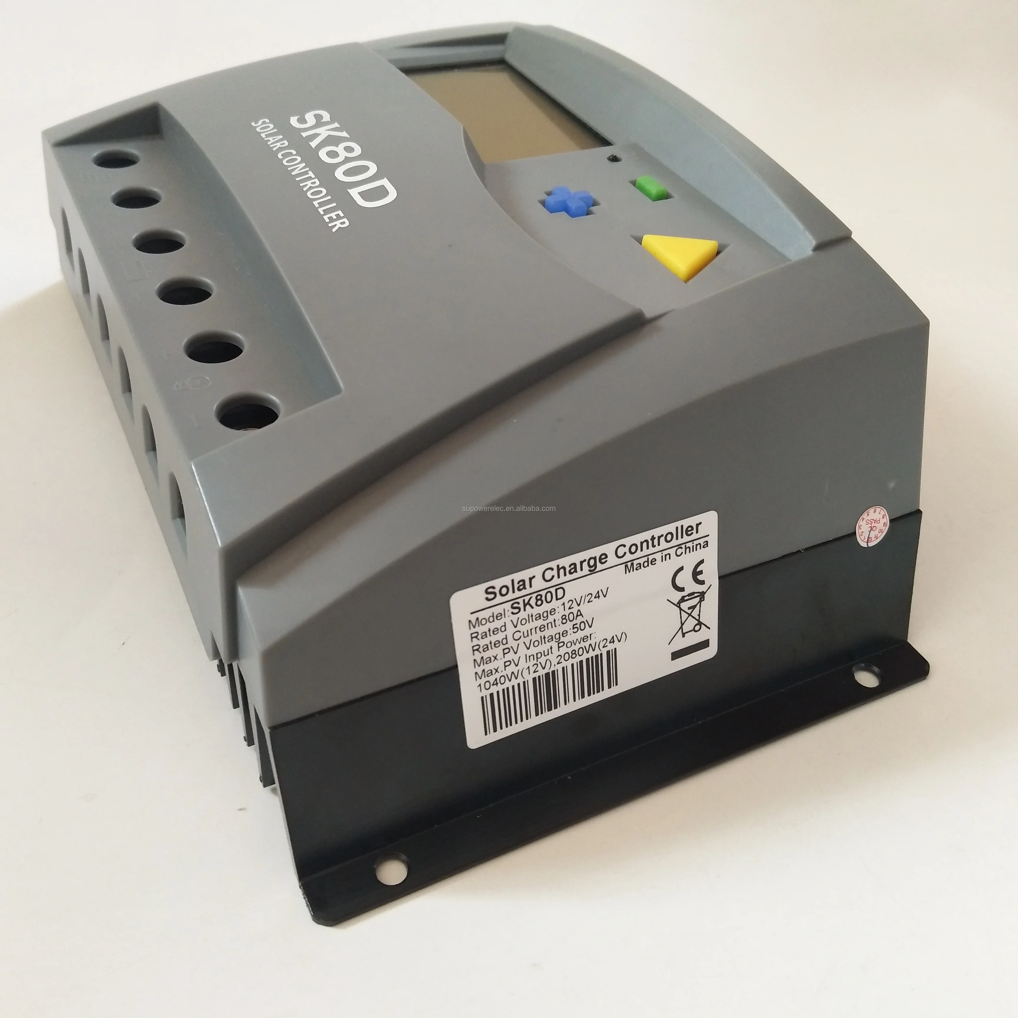 Factory Price 12v 24v Auto Sensing CE RoHS PWM Solar Charge Controller 80A